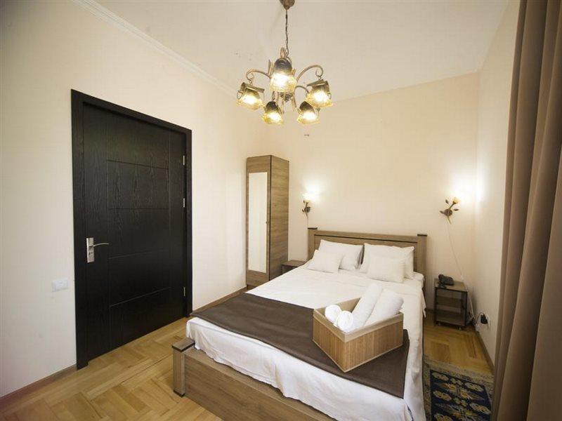 Log Inn Boutique Hotel Tbilisi Esterno foto