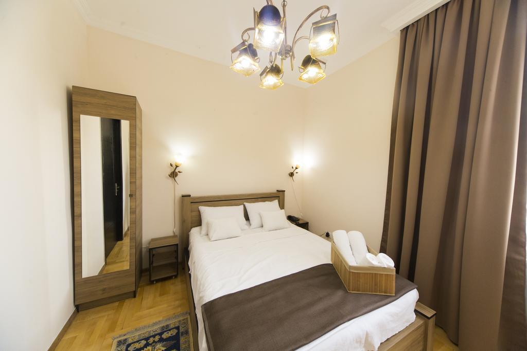 Log Inn Boutique Hotel Tbilisi Esterno foto