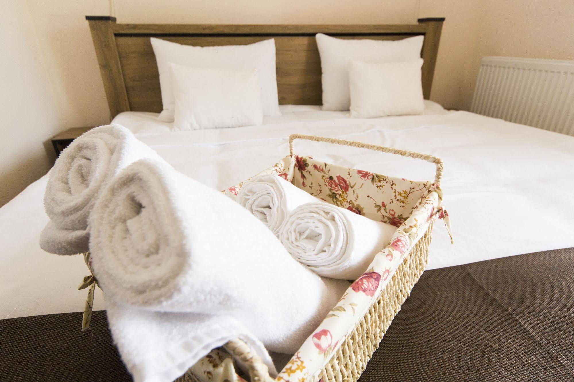 Log Inn Boutique Hotel Tbilisi Esterno foto