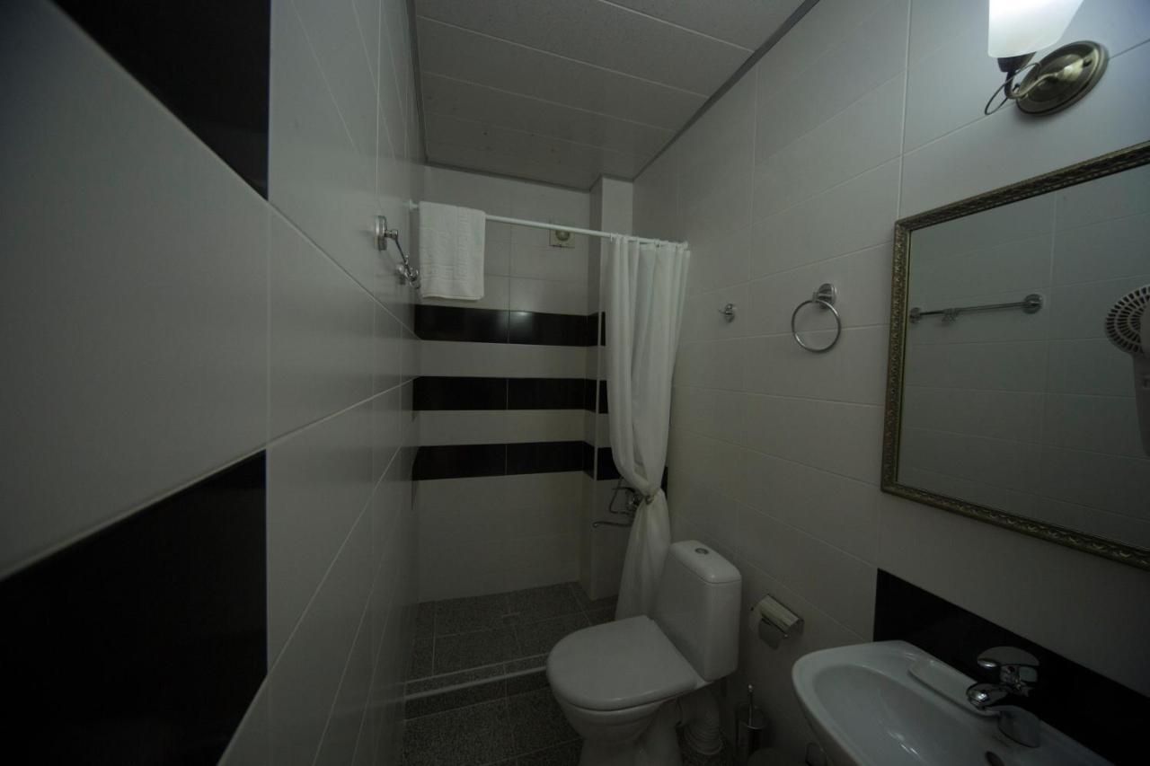 Log Inn Boutique Hotel Tbilisi Esterno foto