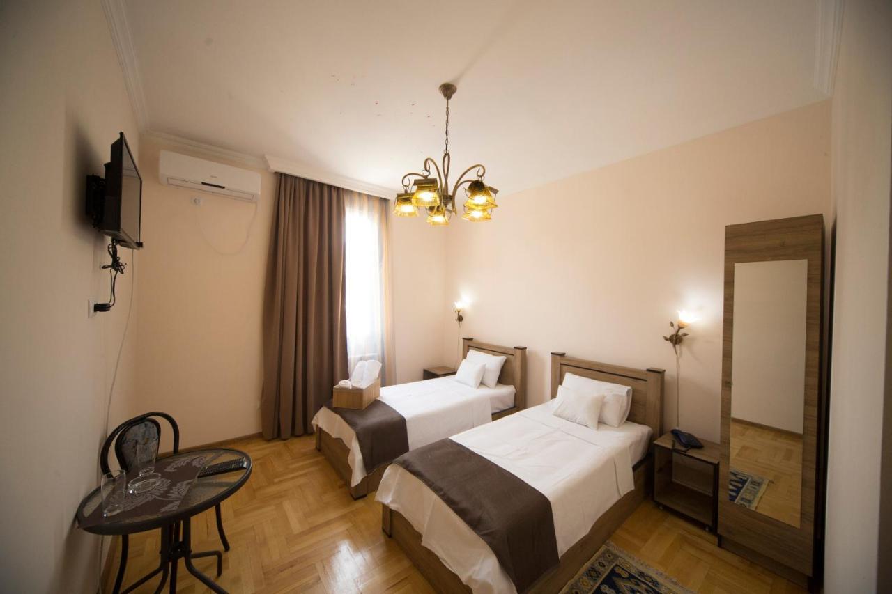 Log Inn Boutique Hotel Tbilisi Esterno foto