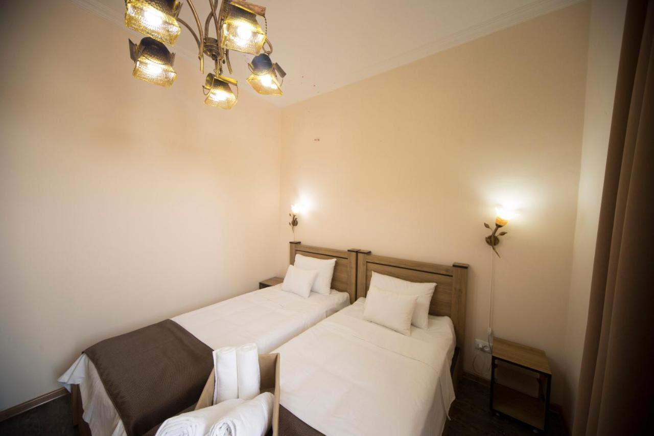 Log Inn Boutique Hotel Tbilisi Esterno foto