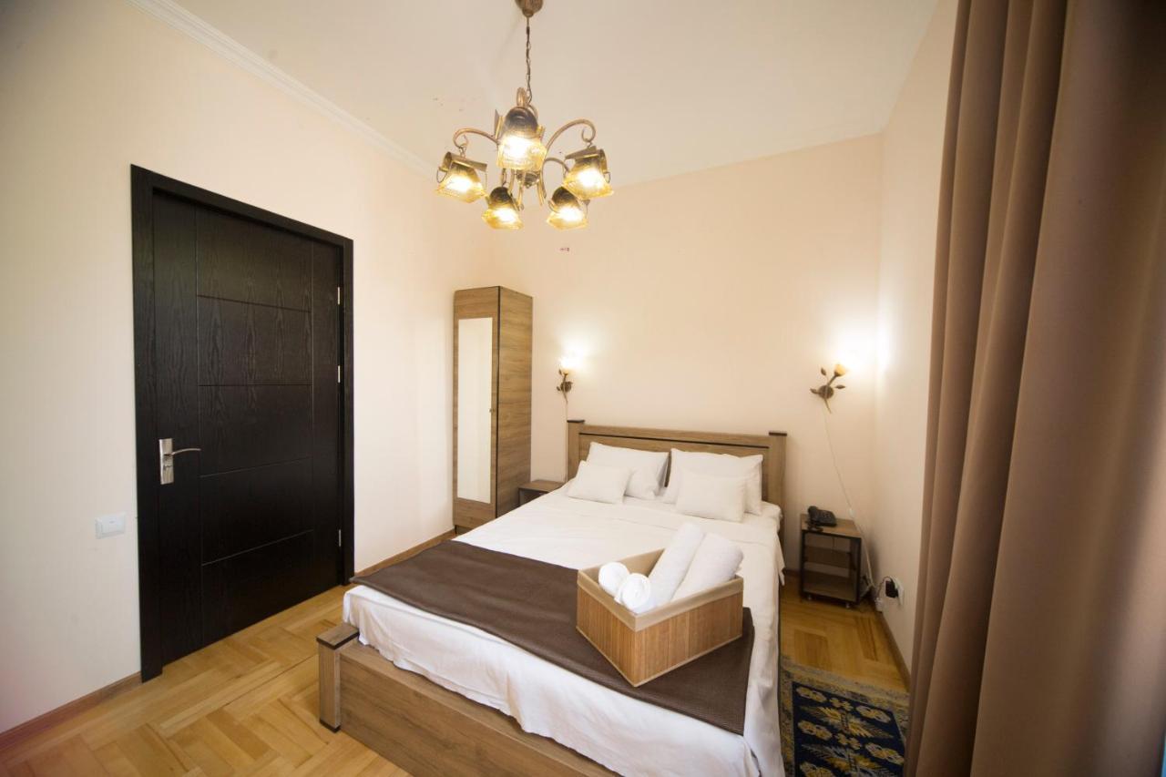 Log Inn Boutique Hotel Tbilisi Esterno foto