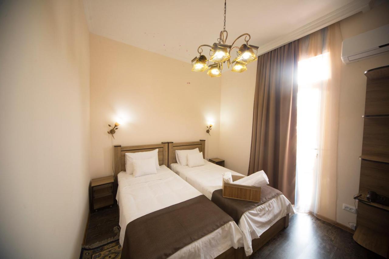 Log Inn Boutique Hotel Tbilisi Esterno foto