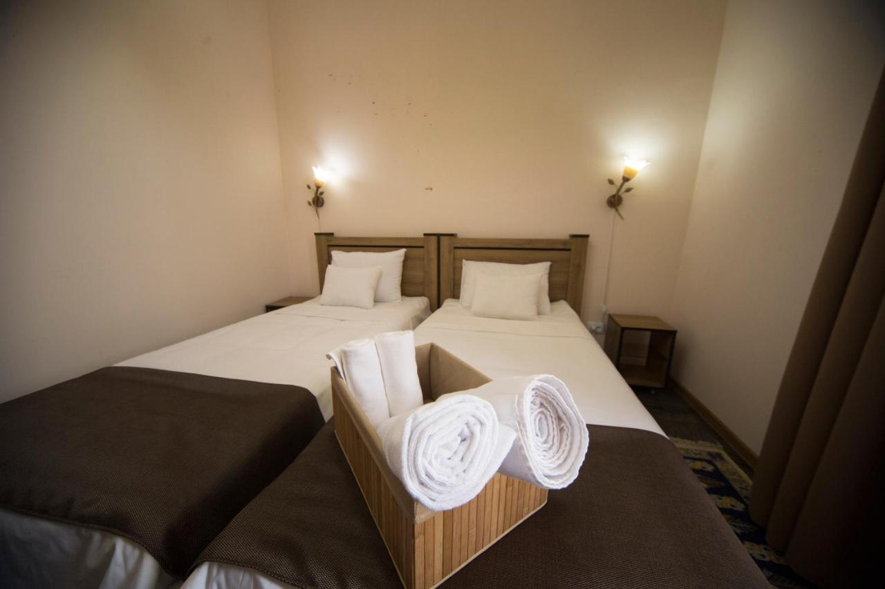 Log Inn Boutique Hotel Tbilisi Esterno foto