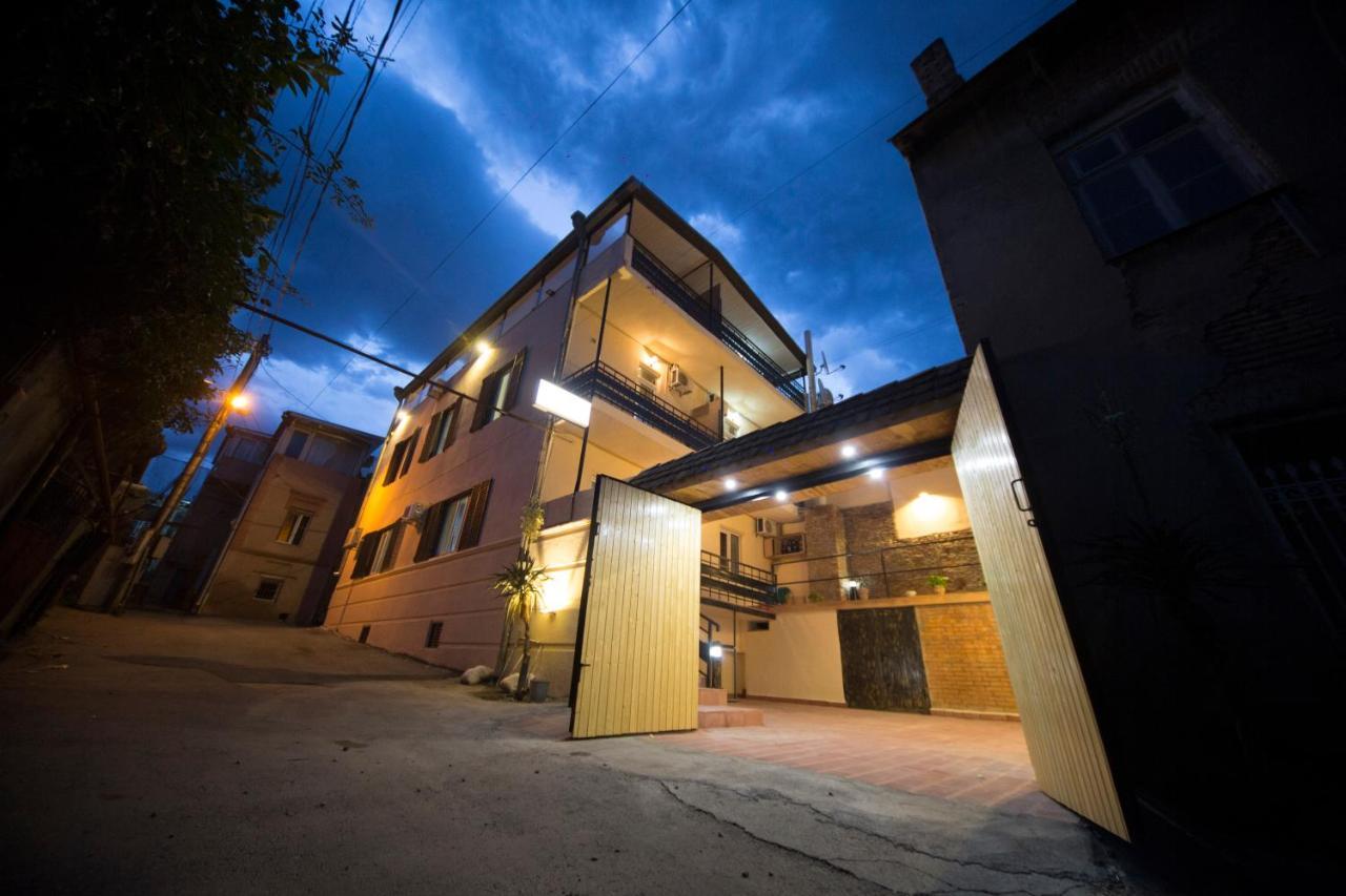 Log Inn Boutique Hotel Tbilisi Esterno foto